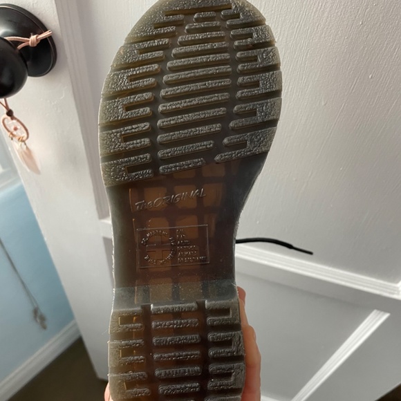 Dr Martens Kids Size 6 (big kid) - Picture 3 of 5